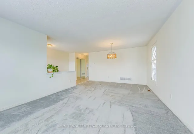 Additional image 11 of 1652 Allan Cres