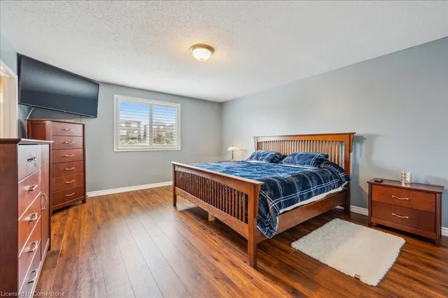 Additional image 42 of 519 Commonwealth Cres