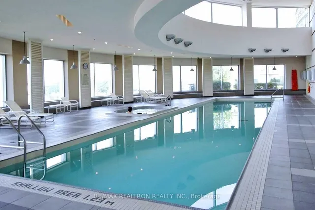 Additional image 26 of 36 Lee Centre Dr Unit 915