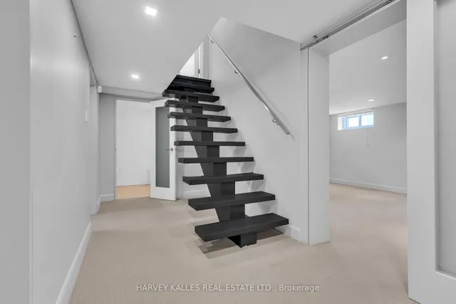 Additional image 39 of 111 Strathallan Blvd