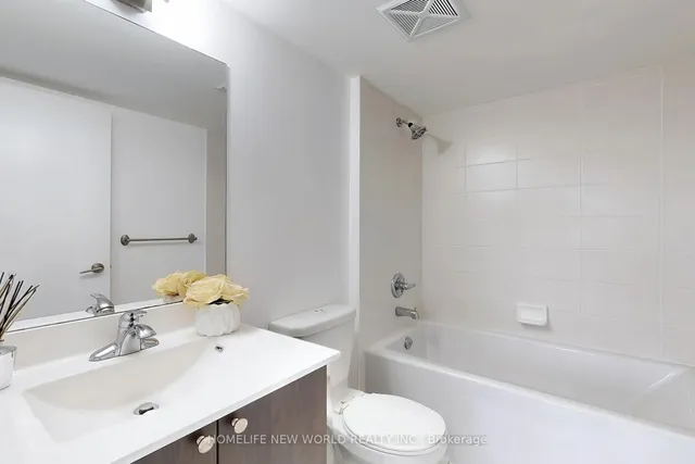 Additional image 15 of 151 Village Green Sq Unit 501