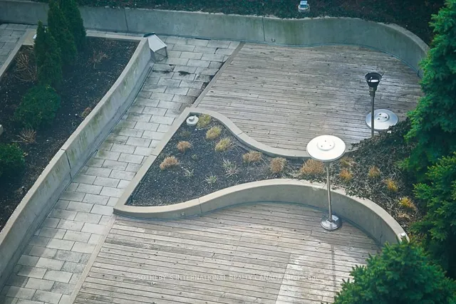 Additional image 19 of 386 Yonge St Unit 1021