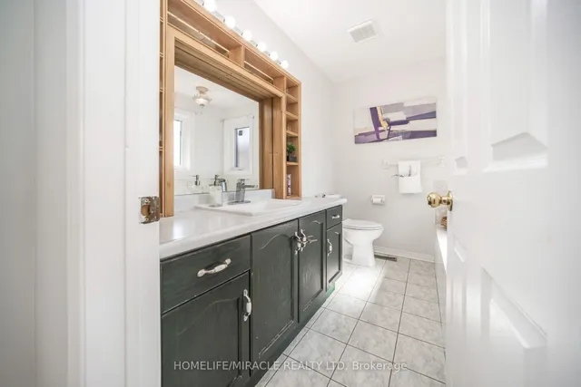 Additional image 39 of 21 National Cres