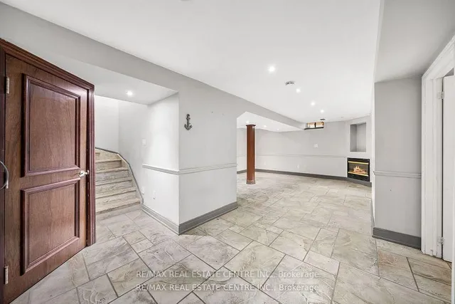 Additional image 34 of 49 Hollowgrove Blvd