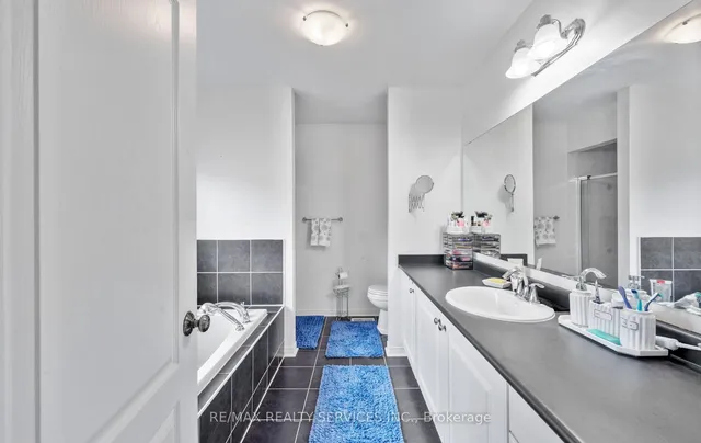 Additional image 24 of 31 Rambling Oak Dr