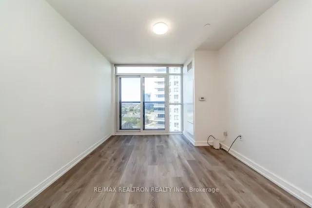 Additional image 7 of 225 Village Green Sq Unit 1004