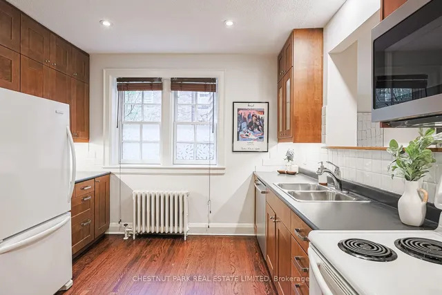 Additional image 17 of 480 Oriole Pkwy Unit 111