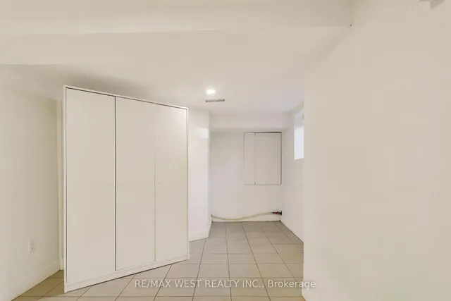 Additional image 43 of 17 Melbourne Ave