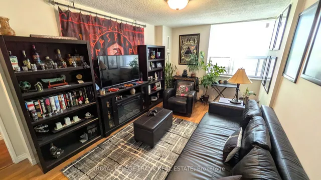 Additional image 16 of 4060 Lawrence Ave Unit 220