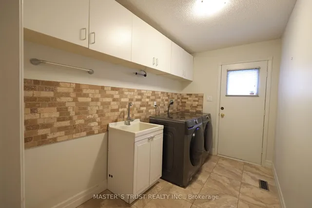 Additional image 25 of 1272 Sir David Dr