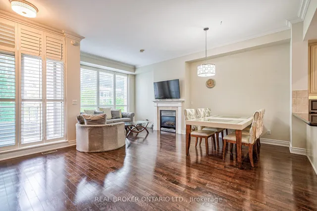 Additional image 11 of 761 Bay St Unit TH08