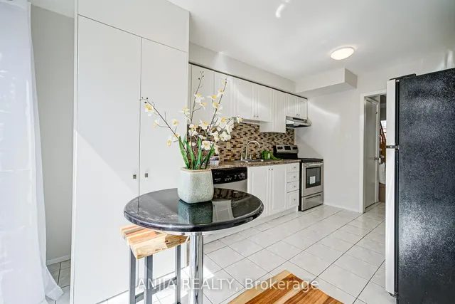 Additional image 17 of 91 Dumfries Ave