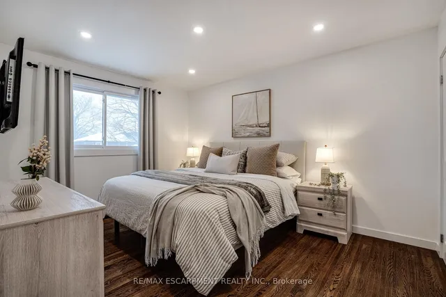 Additional image 26 of 157 LAURIER Ave