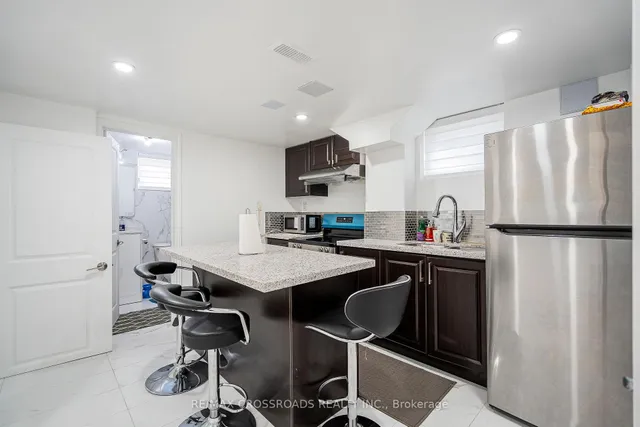 Additional image 36 of 52 Slan Ave