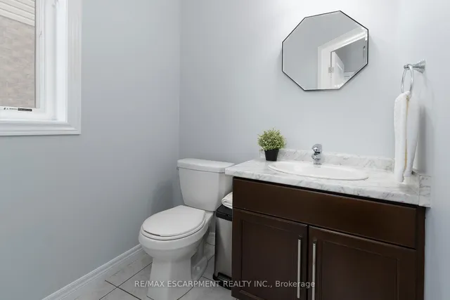 Additional image 19 of 24 Dunvegan Pl