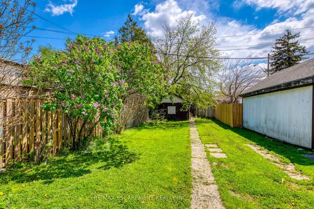 Additional image 43 of 176 Garside Ave