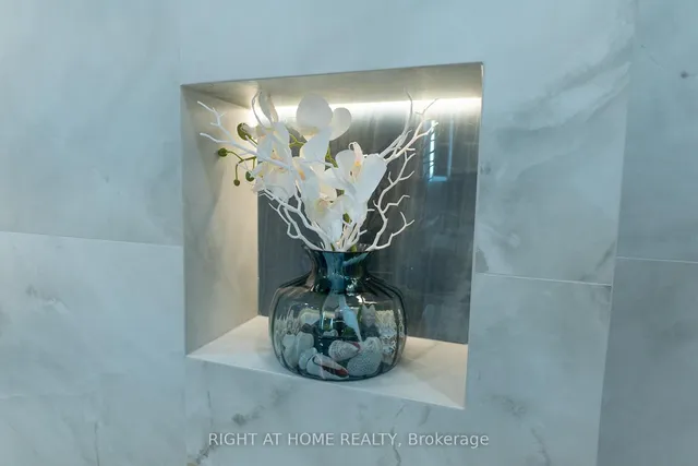 Additional image 21 of 447 Walmer Rd Unit 608