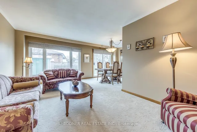 Additional image 4 of 6899 Darcel Ave