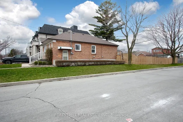 Additional image 21 of 26 Alexis Blvd