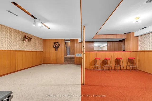 Additional image 32 of 140 Folkstone Cres