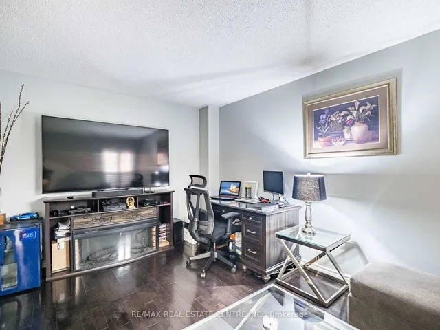 Additional image 19 of 4 Lord Simcoe Dr