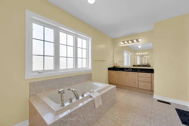 Additional image 19 of 123 Attridge Cres