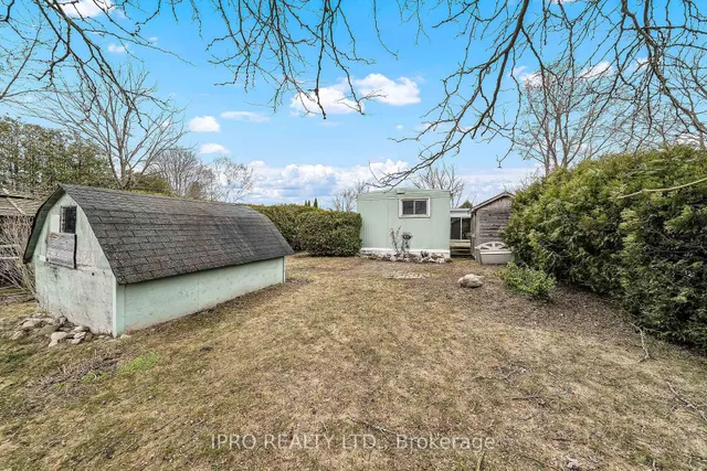 Additional image 28 of 137 Maple Cres