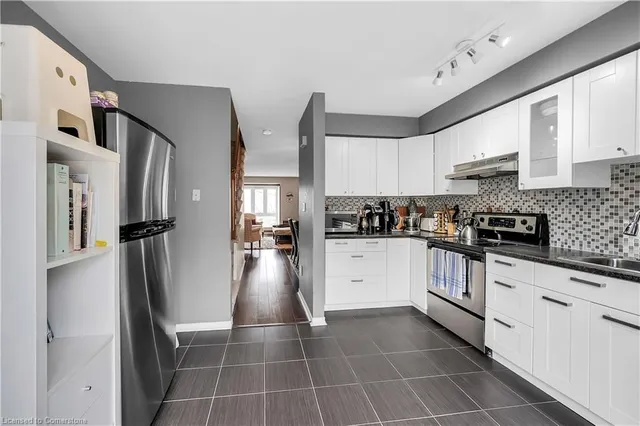 Additional image 24 of 895 Maple Ave Unit 304