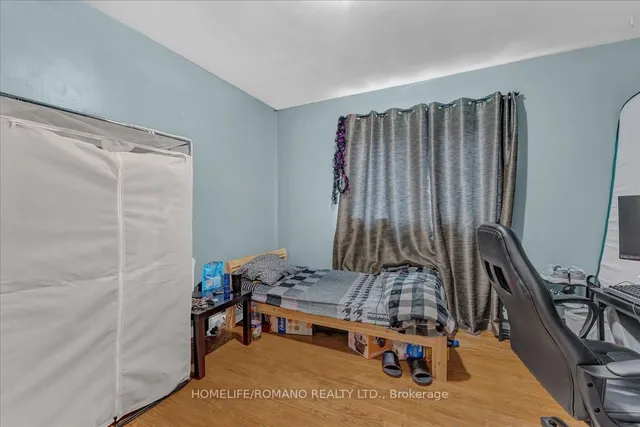 Additional image 38 of 43 Hoover Cres