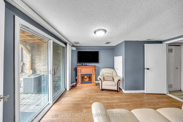 Additional image 33 of 7030 Copenhagen Rd Unit 51