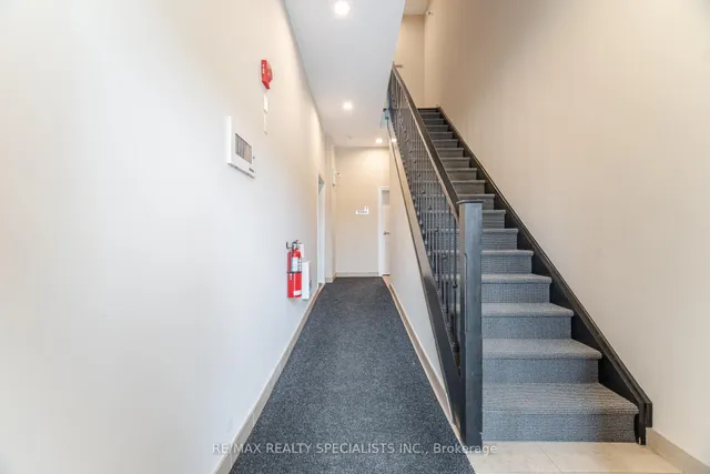 Additional image 5 of 2326 TAUNTON Rd Unit 103