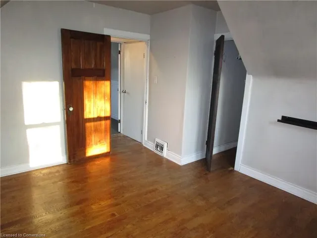 Additional image 12 of 103 Graham Ave