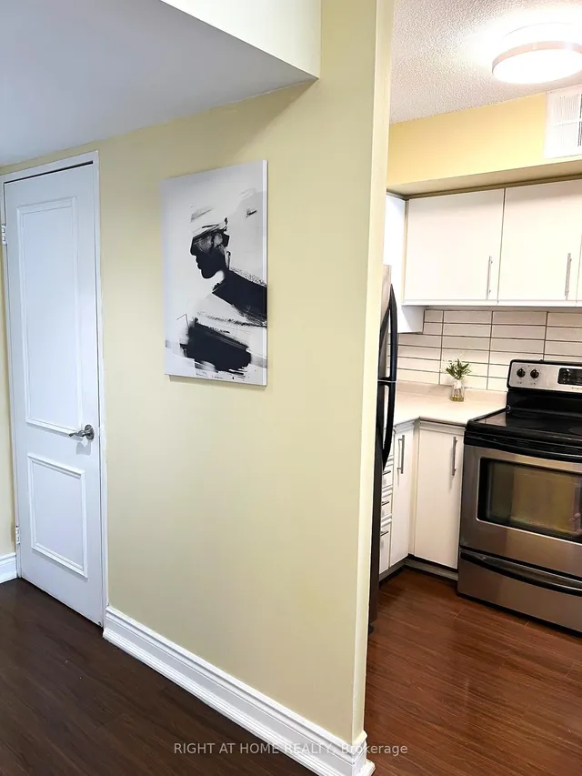 Additional image 17 of 92 King St Unit 403