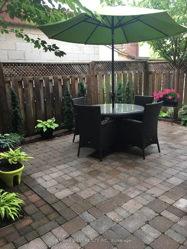 Additional image 47 of 712 Gladstone Ave