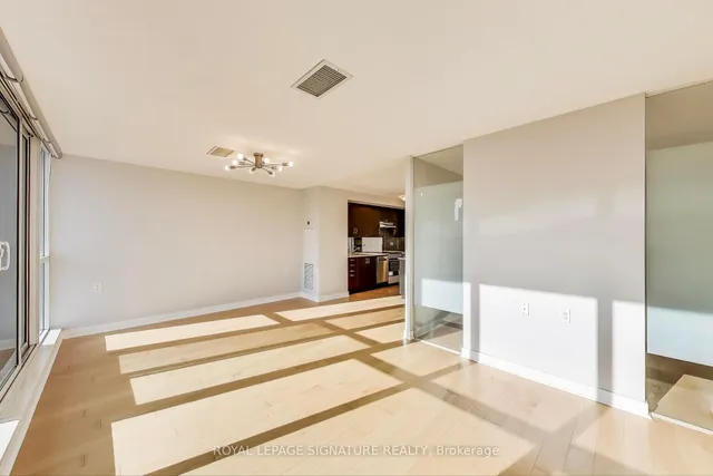 Additional image 7 of 320 Richmond St Unit 911