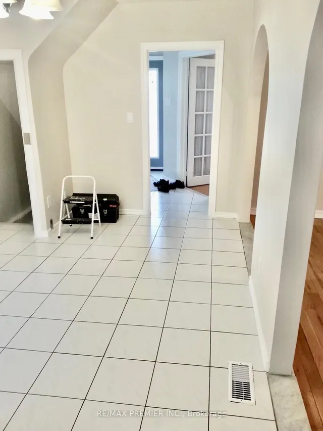 Additional image 19 of 34 McFarland Ave