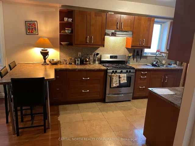 Additional image 3 of 1035 Dovercourt Rd