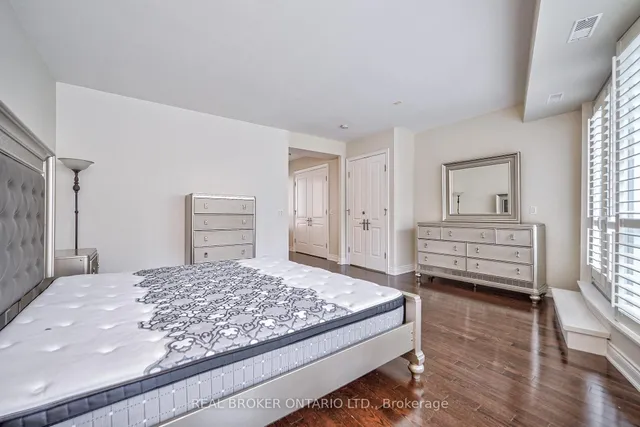 Additional image 31 of 761 Bay St Unit TH08