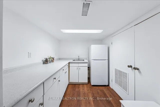 Additional image 41 of 17 Ranleigh Ave