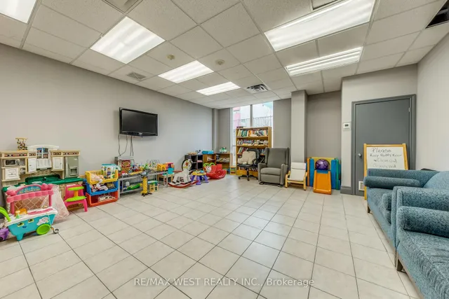 Additional image 33 of 2088 Lawrence Ave Unit 710