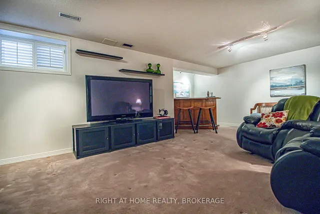 Additional image 19 of 2156 Country Club Dr