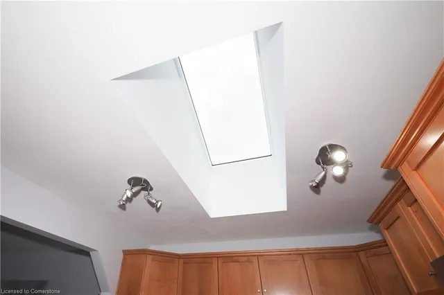 Additional image 24 of 211 Misty Crt