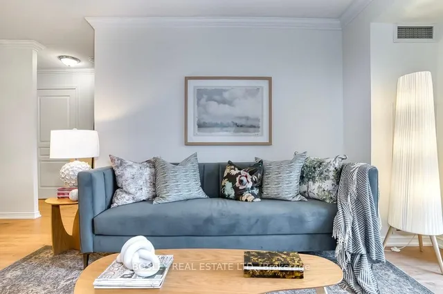 Additional image 17 of 51 Harrison Garden Blvd Unit 203