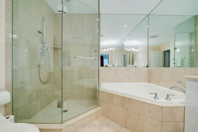 Additional image 15 of 38 Avenue Rd Unit 400