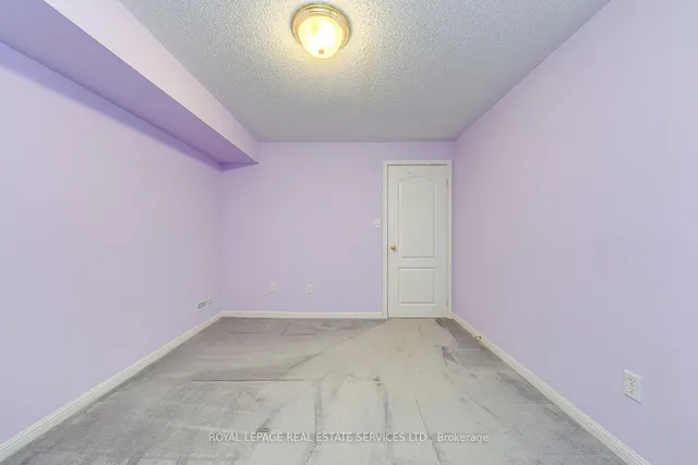 Additional image 38 of 1652 Allan Cres