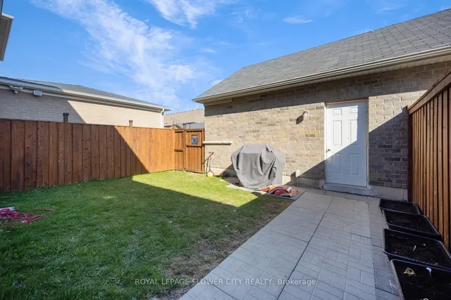 Additional image 49 of 79 Yellowknife Rd