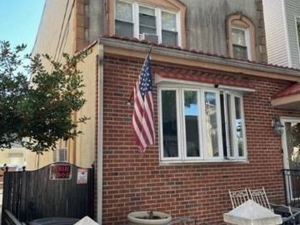 23-61 37th Street, Astoria, NY 11105