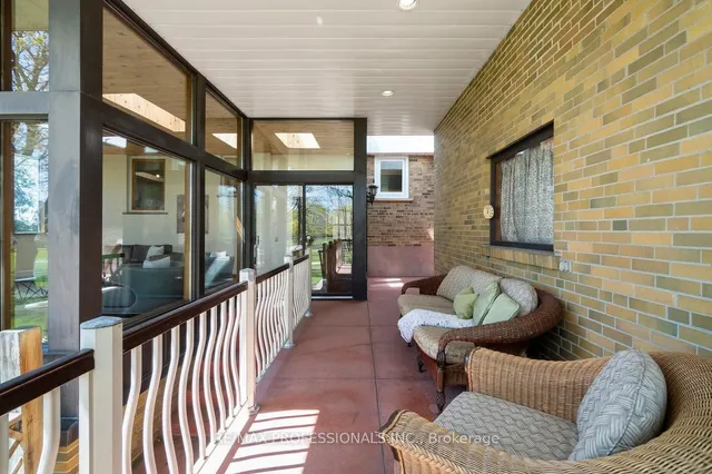 Additional image 35 of 33 Heathrow Dr