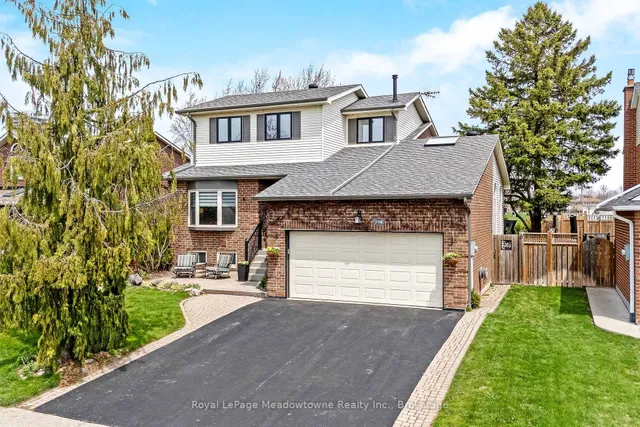 Additional image 5 of 738 Robertson Cres