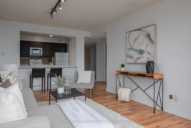 Additional image 17 of 50 Eglinton Ave Unit 1002